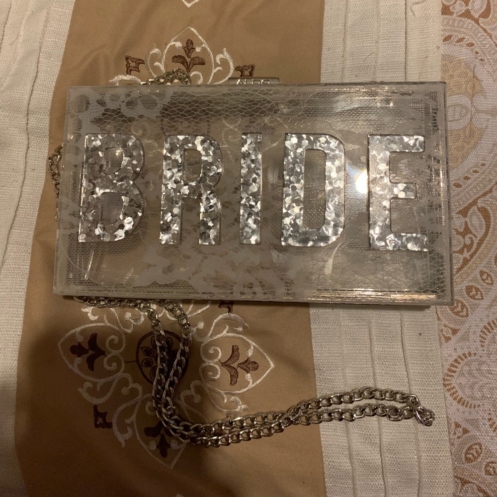 Bride Aldo clutch